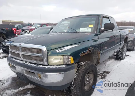 2001 Dodge Ram 1500 St из США, поврежденный, VIN 3B7HF13Y01M570510